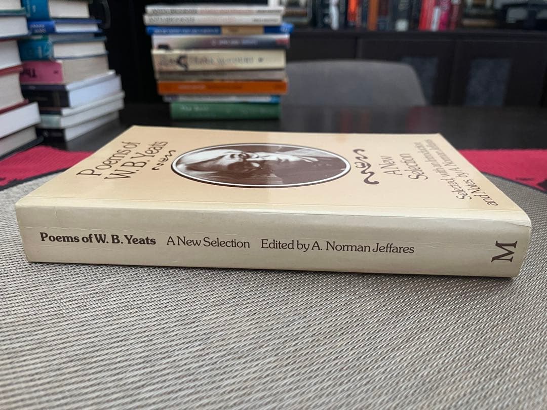 洋書 Poems of W. B. Yeats A New Selection