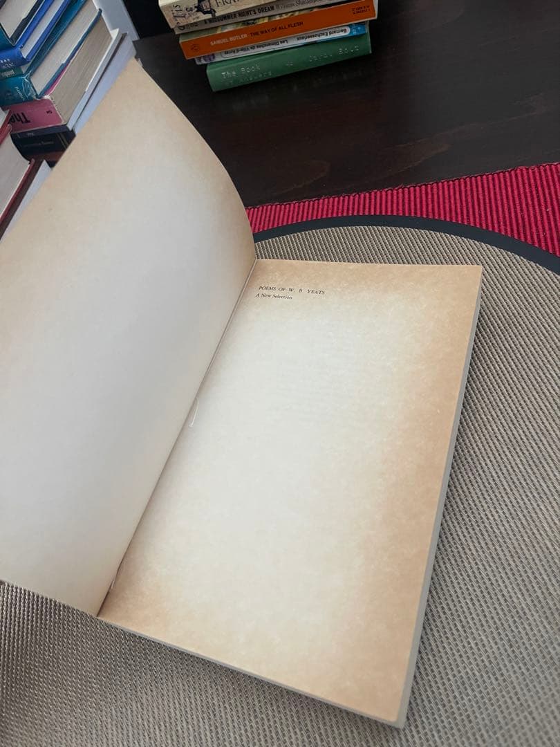 洋書 Poems of W. B. Yeats A New Selection