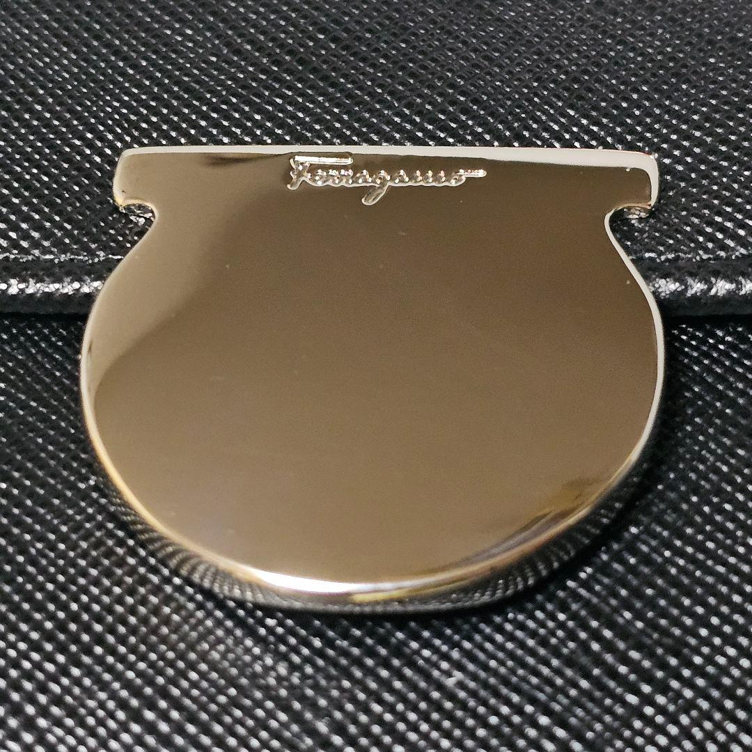 Salvatore Ferragamo ガンチーニ 二つ折り財布 ブラック