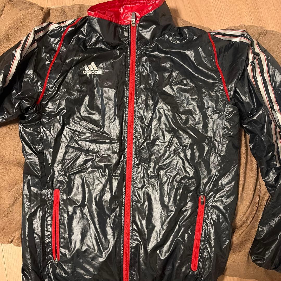 adidas 軽量ジャケットとパンツセット