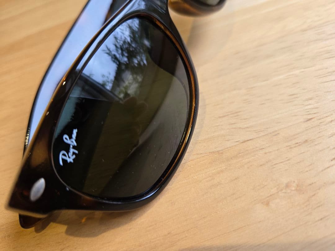 Ray-Ban ニュー ウェイファーラー クラシック RB2132F
