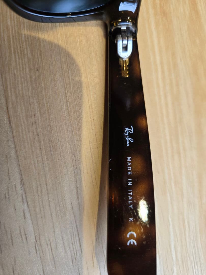 Ray-Ban ニュー ウェイファーラー クラシック RB2132F