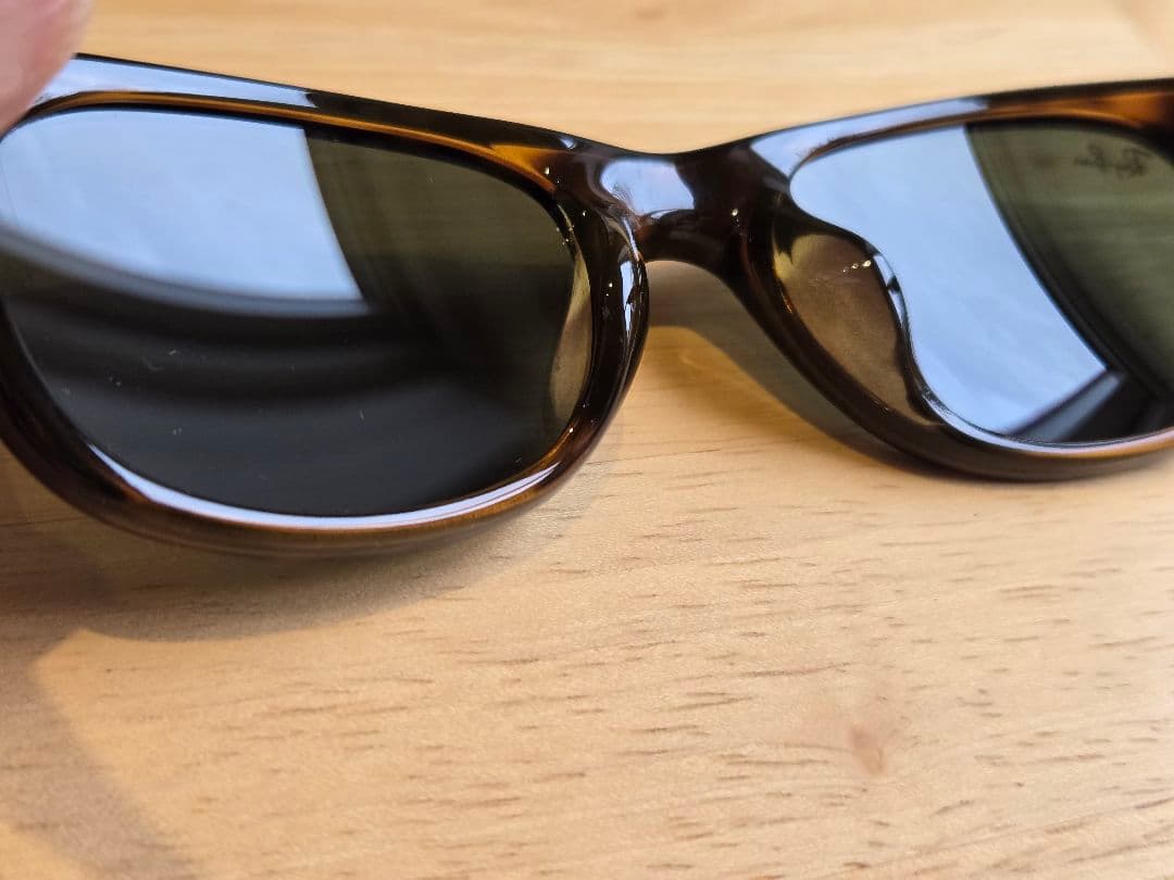 Ray-Ban ニュー ウェイファーラー クラシック RB2132F