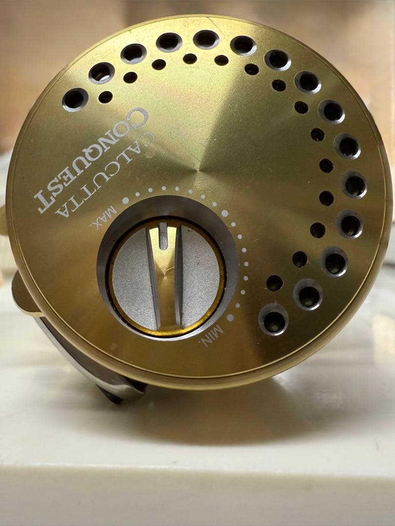 SHIMANO CALCUTTA CONQUEST 201HG ゴールド