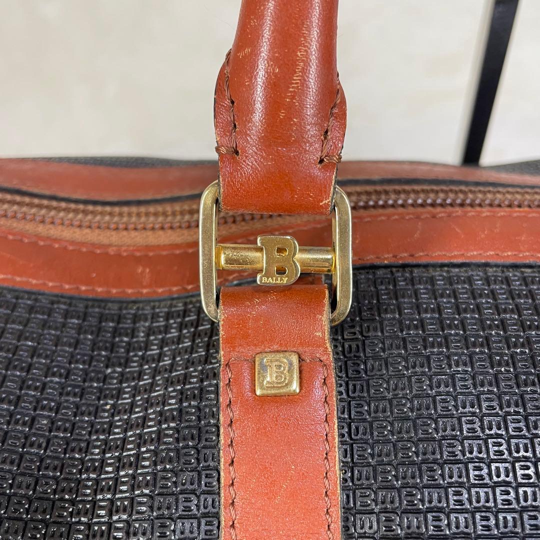 【美品】 BALLY バリー ボストンバッグ ロゴ金具 総柄 ブラック×ブラウン