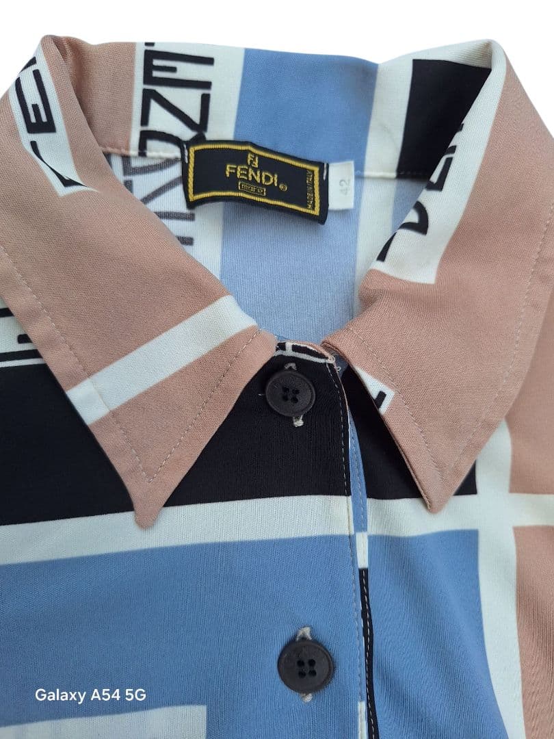 美品 FENDI フェンディ ロゴ Tシャツ 半袖 サイズ42　ポロシャツ 半袖