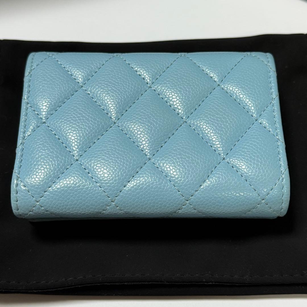 CHANEL 三つ折り財布 マトラッセ キャビアスキン 水色