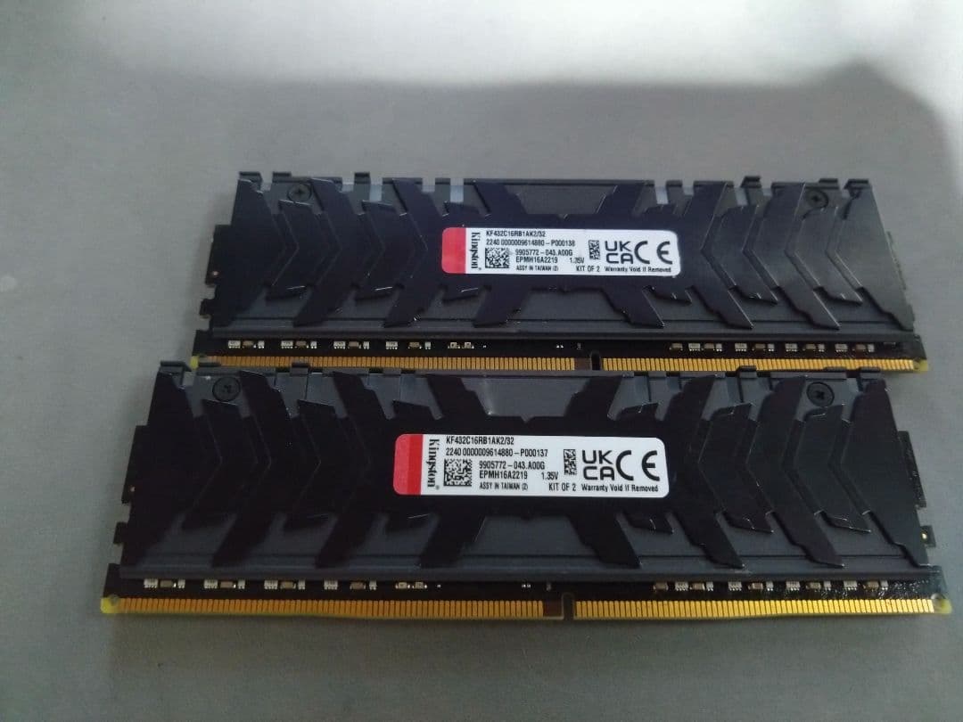 メモリー Kingston HyperX Predator RGB DDR4 16x2