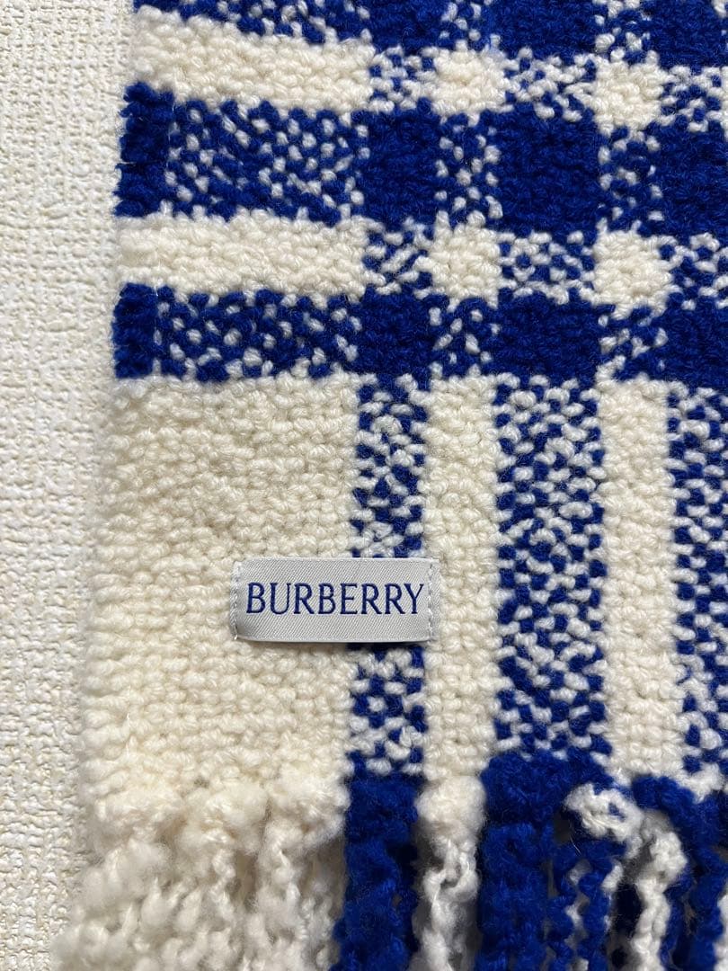 BURBERRY　バーバリー　マフラー　ウール100％　未使用に近い　近年モデル
