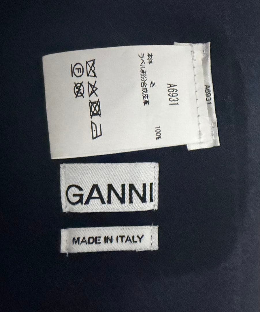 GANNI ダークブルー　フリンジマフラー