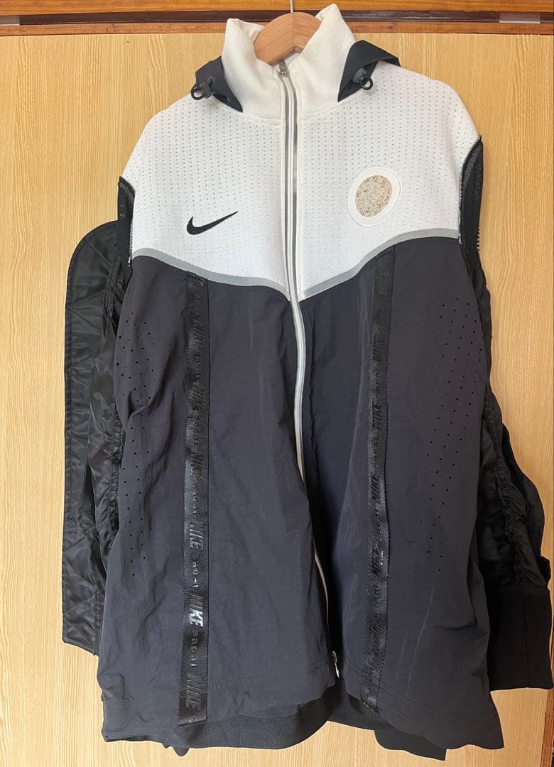 Nike フード付きジャケット ブラック