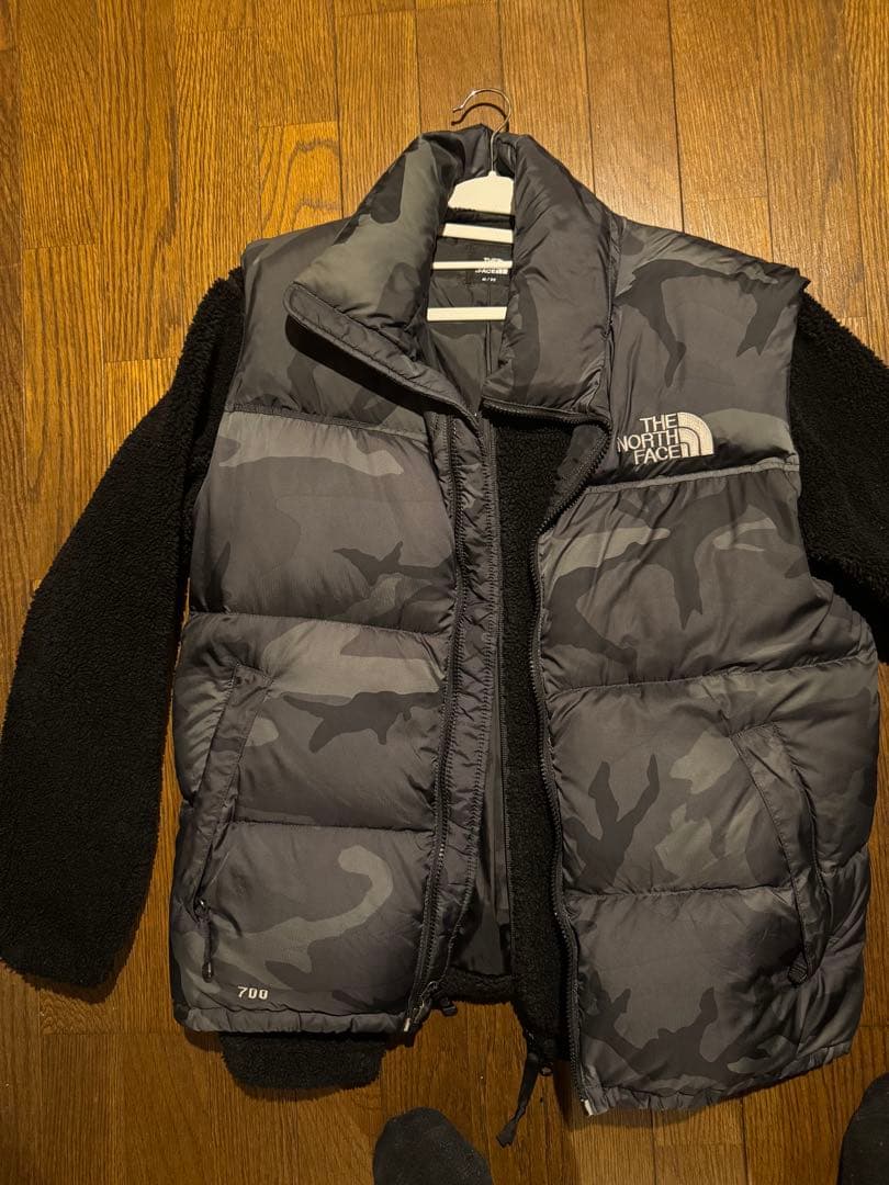 THE NORTH FACE 700 ダウンベスト センターロゴ　ブラックカモ
