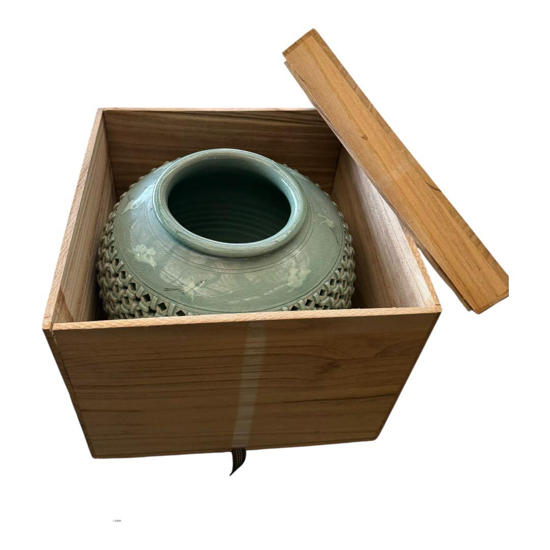 翠堂　青磁　青緑色 編み目模様 陶器 花瓶