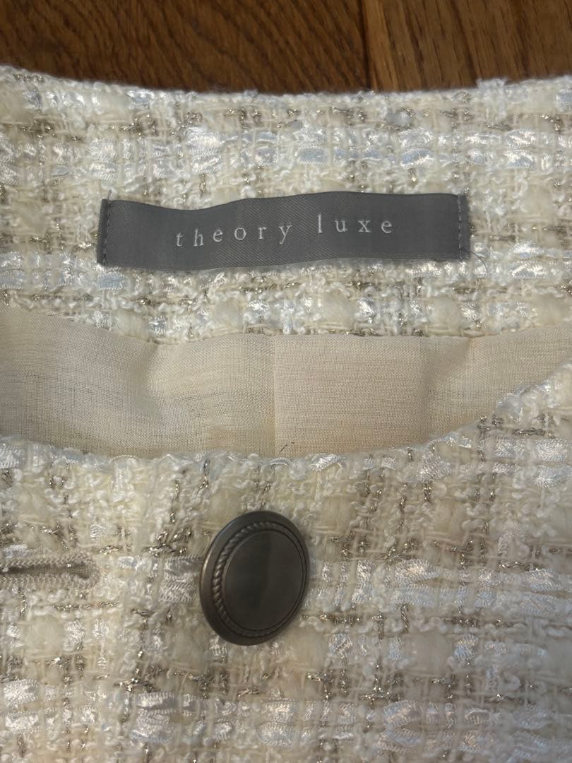 theory luxe ノーカラージャケット 38 白　美品
