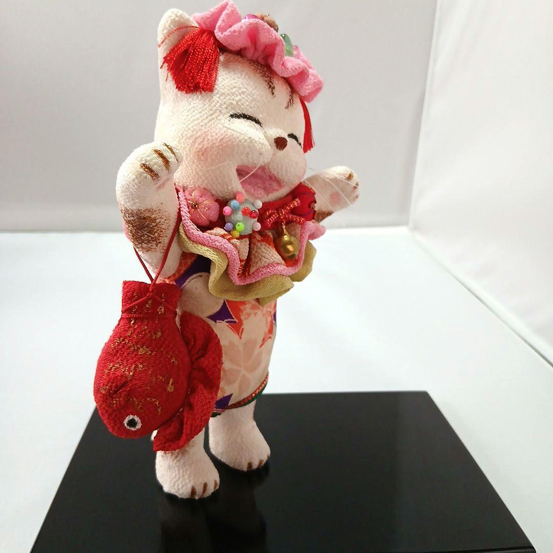 私の手作り/お魚抱えた万歳ニッコリ猫さん/古布ちりめん