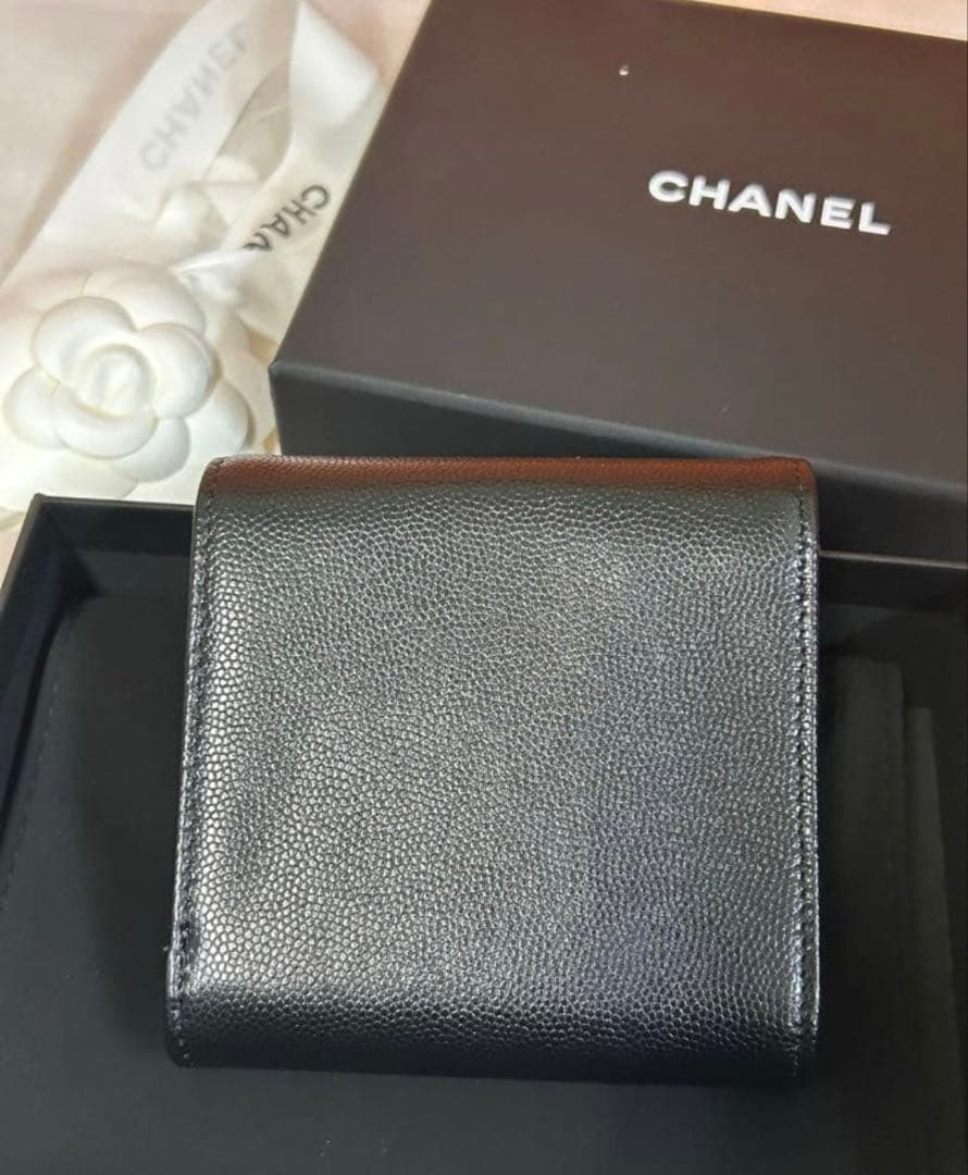 CHANEL シャネル　ブラック 二つ折り財布