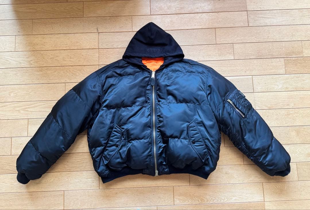 ジャケット・アウター VETEMENTS Quilted Hooded Bomber Jacket