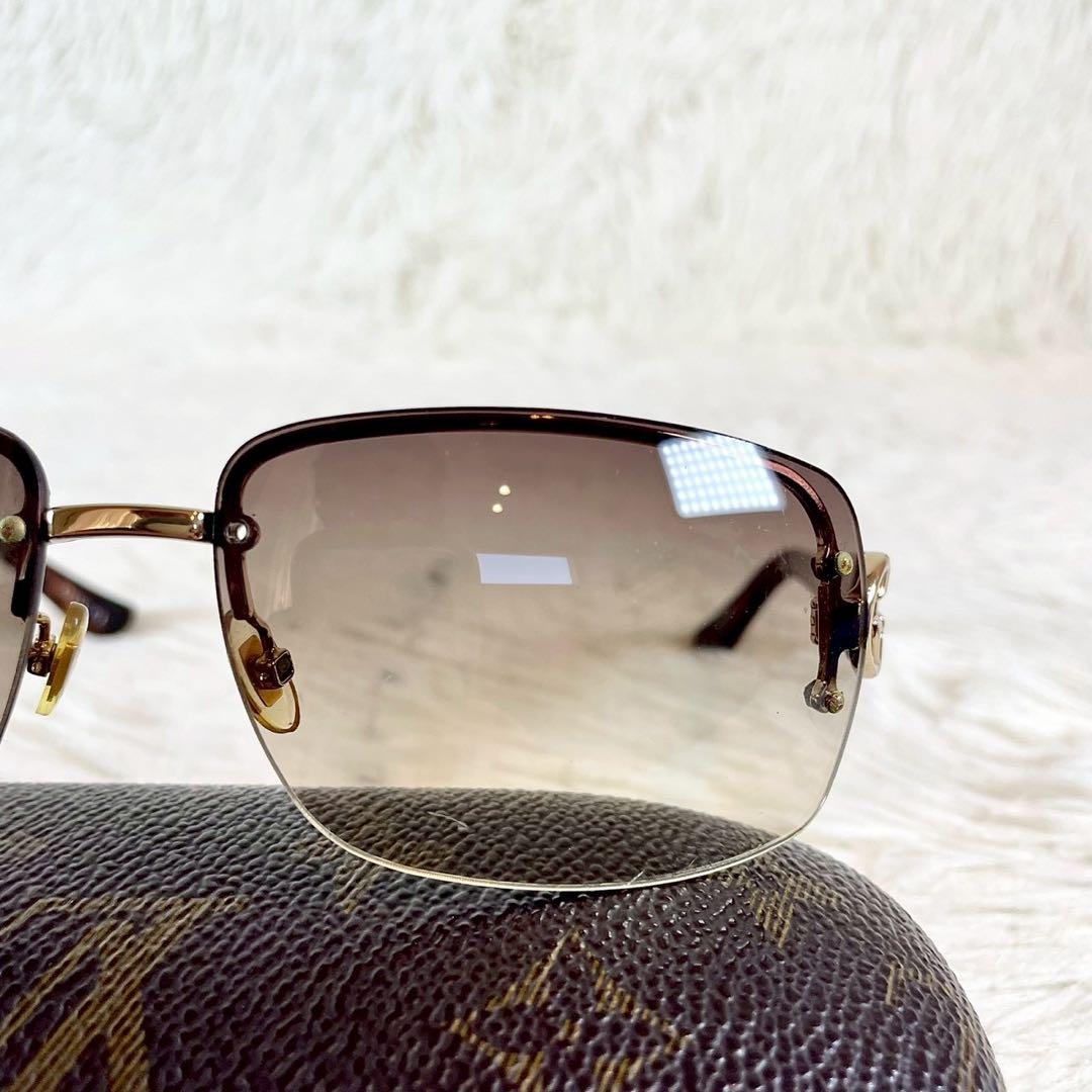 美品　GUCCI　サングラス　GG2804　GGロゴ　ブラウンレンズ・テンプル