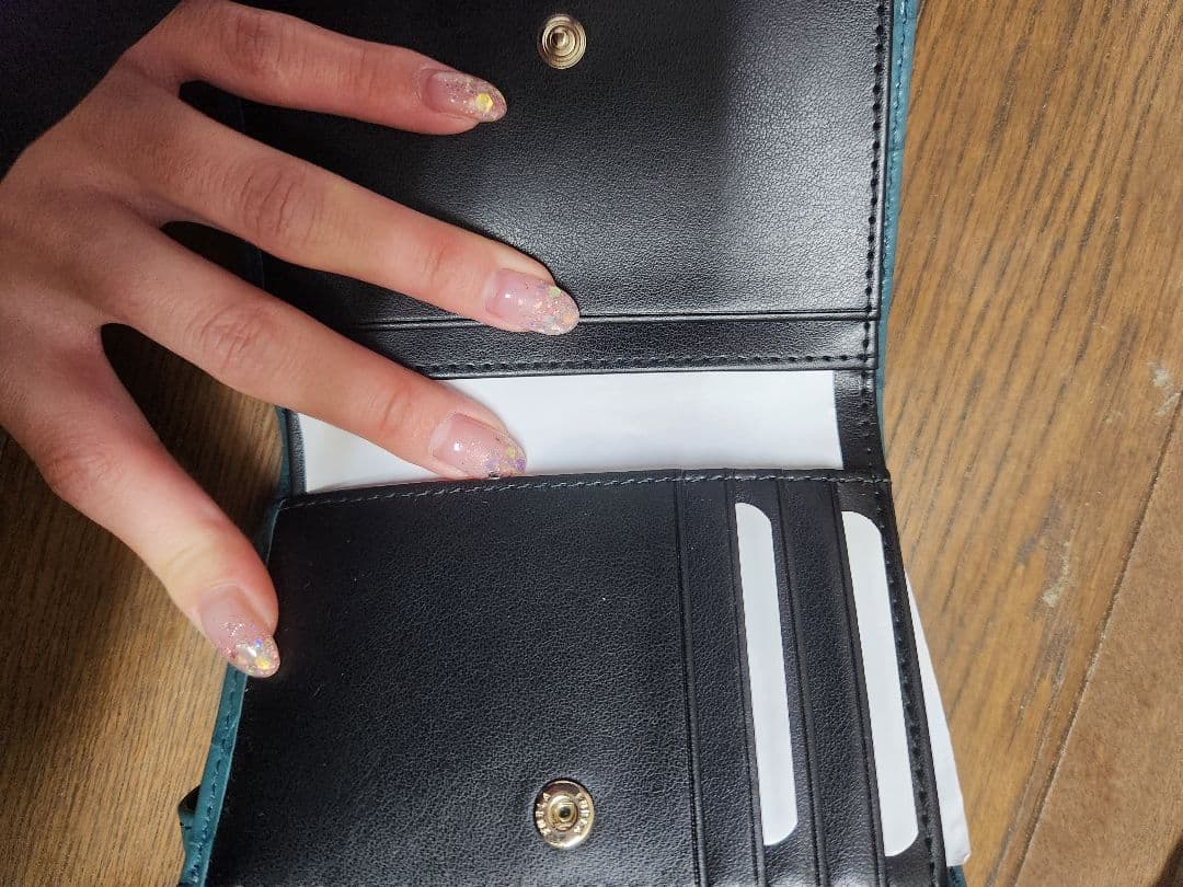 E*e様 新品未使用FURLA クロコダイル型押し 二つ折り財布