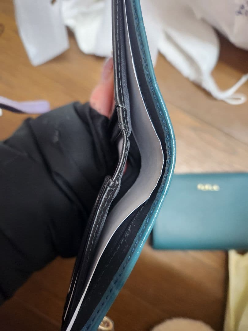 E*e様 新品未使用FURLA クロコダイル型押し 二つ折り財布