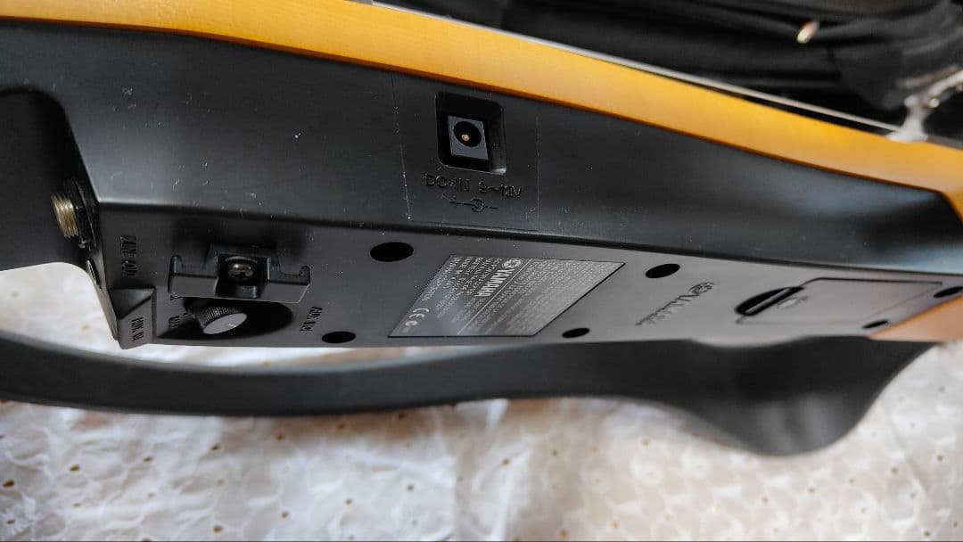 本日限りヤマハ サイレントギター 100 S6弦ギター付属品多数