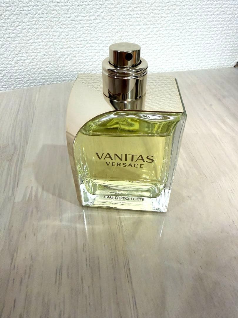 ヴェルサーチ ヴァニタス オードトワレ 100ml スプレー