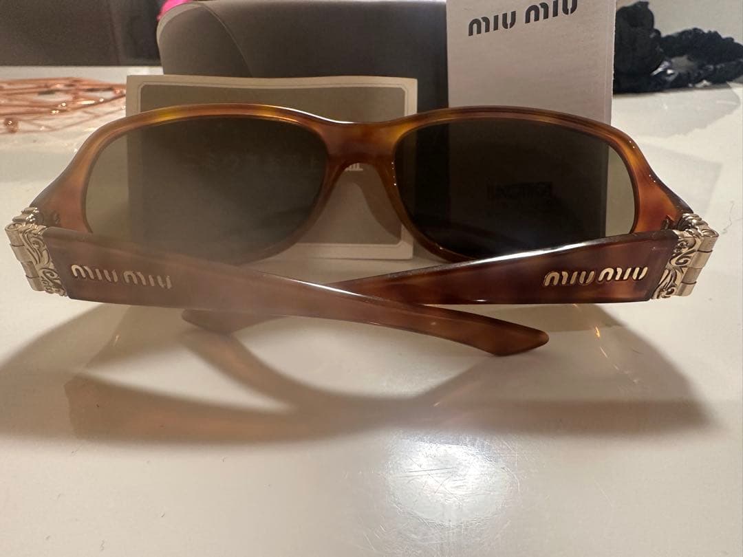 MIU MIU ブラウン サングラス ケース付き