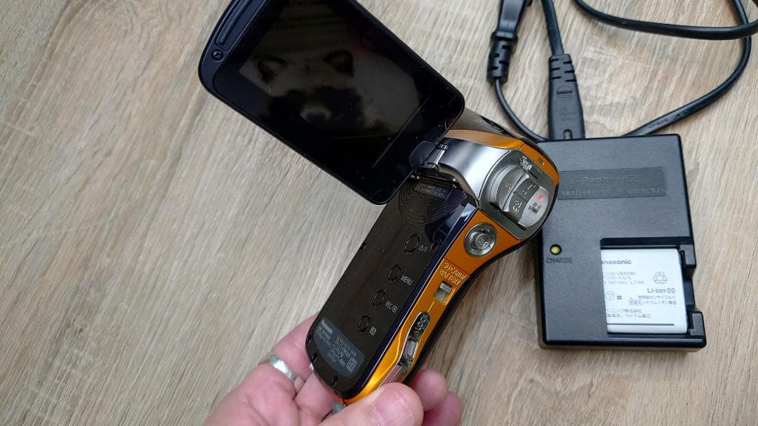 花*火様 【中古美品】Panasonic HX-WA20 防水フルHDムービーカ