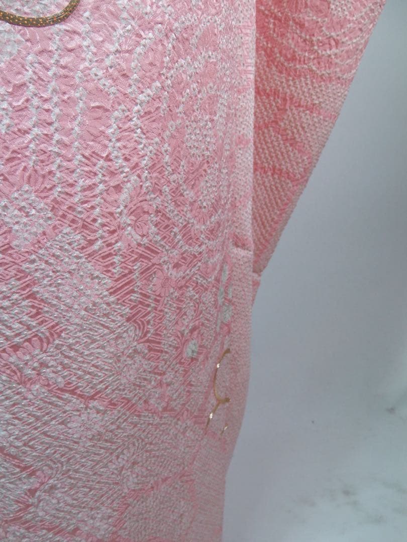 逸品 振袖 総絞り 鹿子絞り 金駒刺繍 花文様 流水文様 絹のダイヤモンド