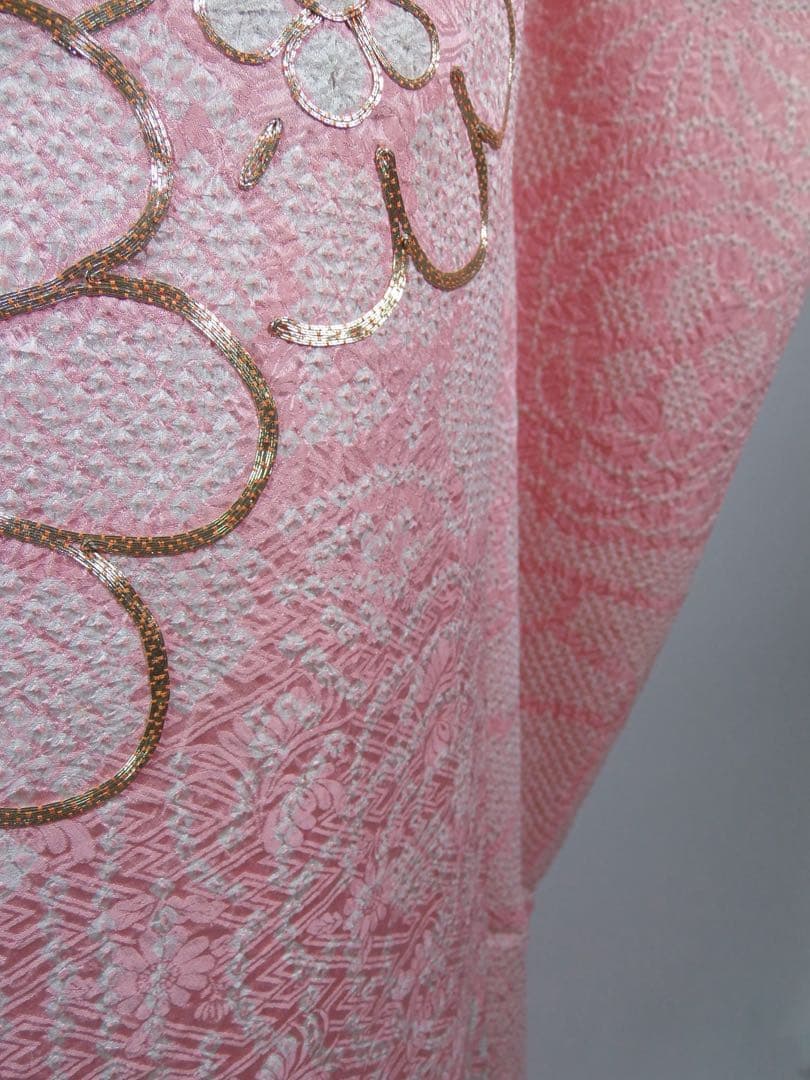 逸品 振袖 総絞り 鹿子絞り 金駒刺繍 花文様 流水文様 絹のダイヤモンド