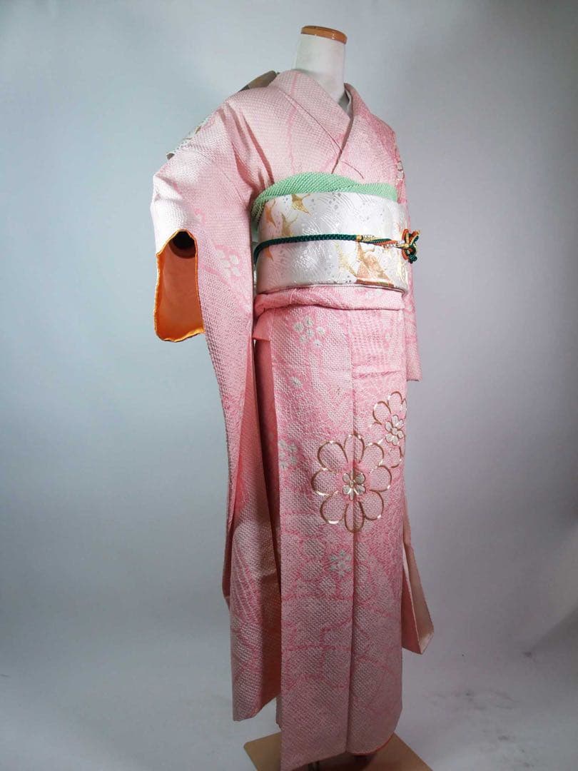 逸品 振袖 総絞り 鹿子絞り 金駒刺繍 花文様 流水文様 絹のダイヤモンド