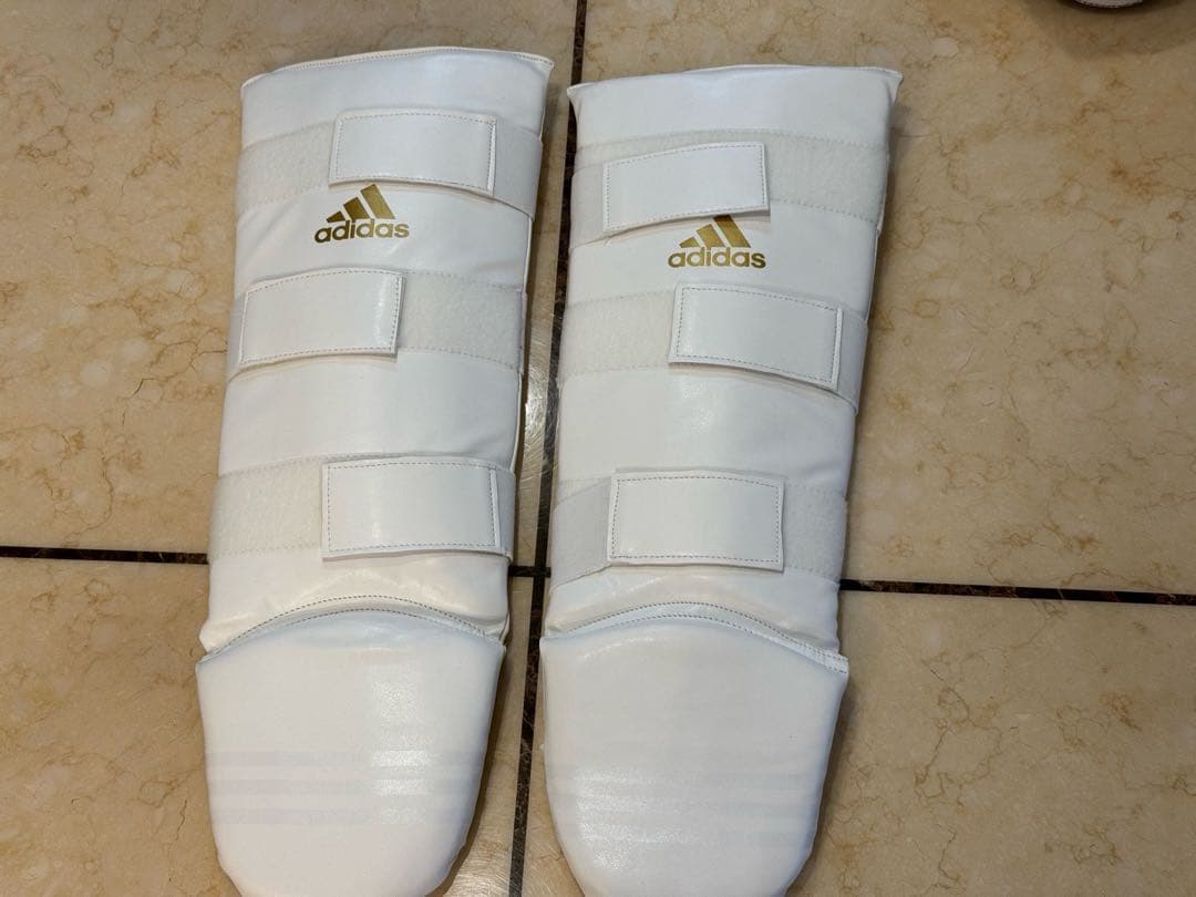 adidas製 ボクシンググローブ&レガース&TRANパンチングミット3点セット