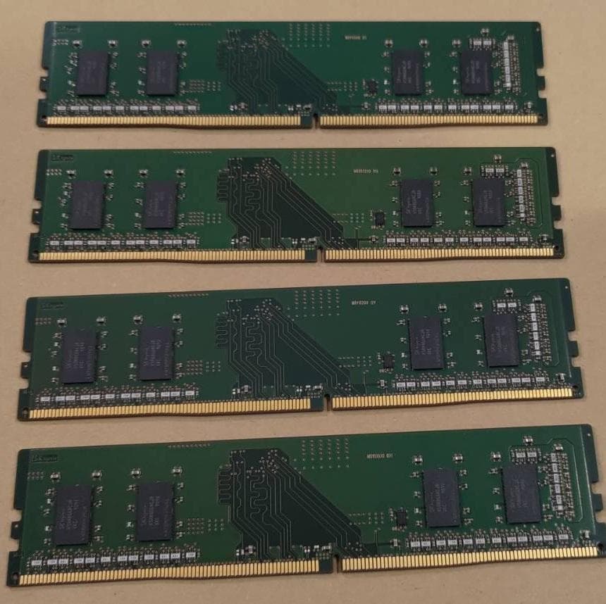 SK hynix製DDR4メモリ4GB、2666MHz、4枚セット