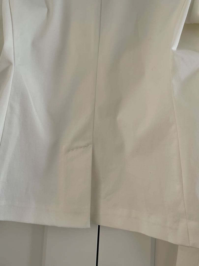 MaxＭara 白ジャケット　新品未使用品　素敵です‼️ 82,000+税