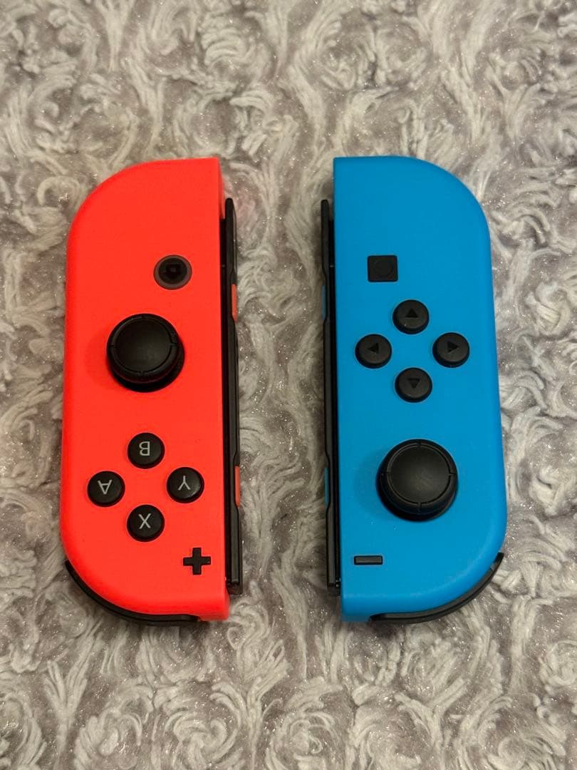 美品！Nintendo Switch 本体（青/赤）