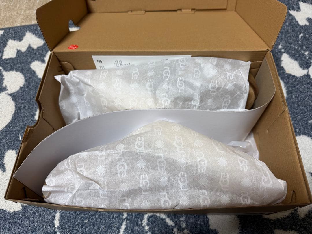 UGG CLUGGETTE クラゲット　スリッポン　ムートンブーツ