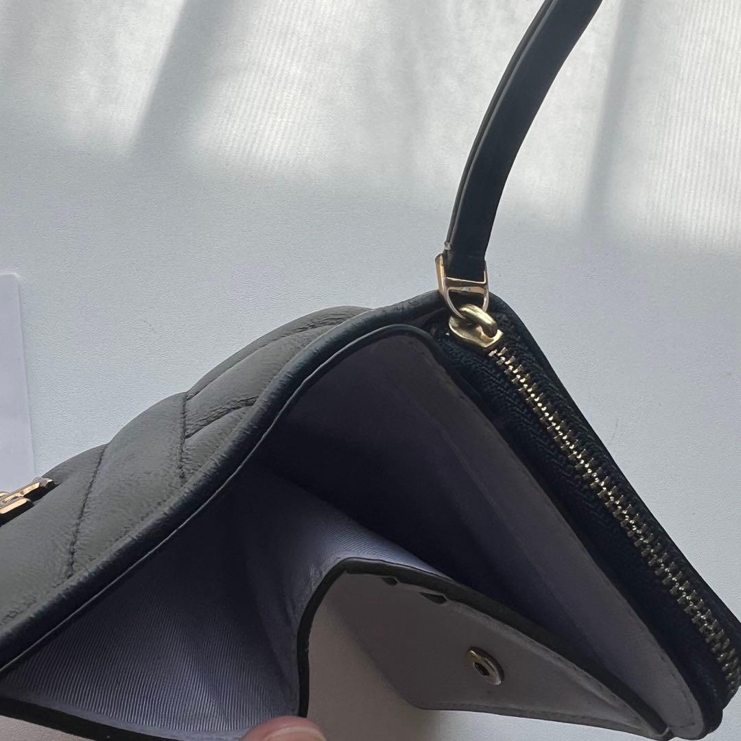 167 極上美品 TORYBURCH トリーバーチ 2つ折り財布
