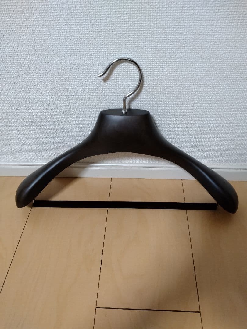AUT-03 メンズスーツハンガー スモークブラウン