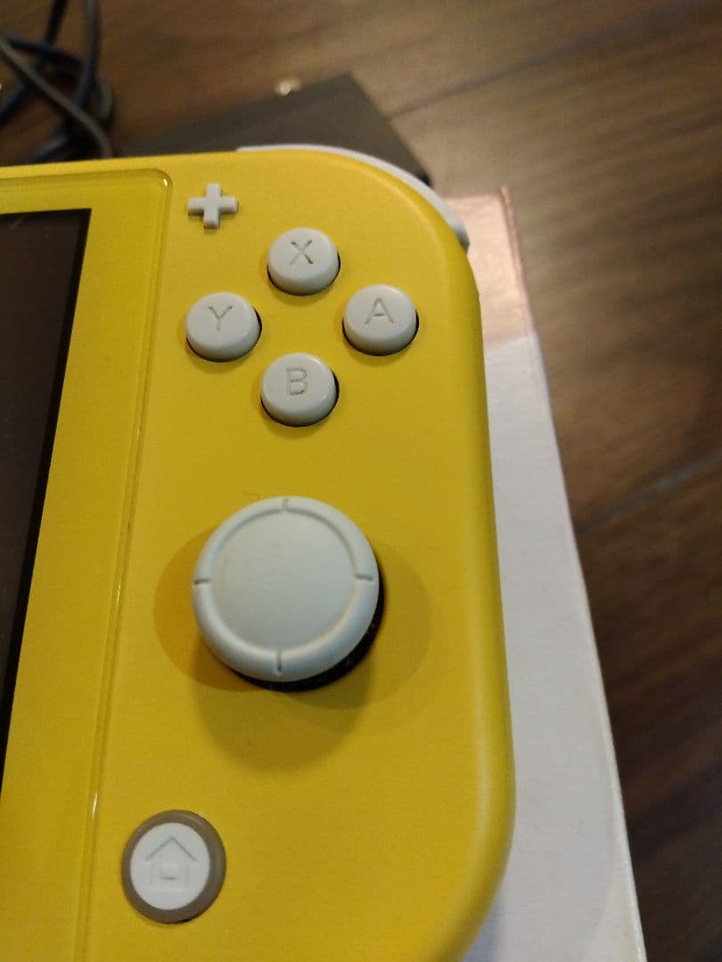 Nintendo SwitchLite　任天堂スイッチ　イエロー黄