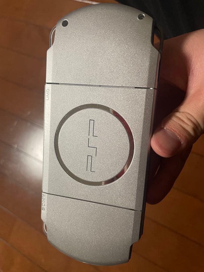 PSP ミスティックシルバー　※バッテリー、メモリーカード付