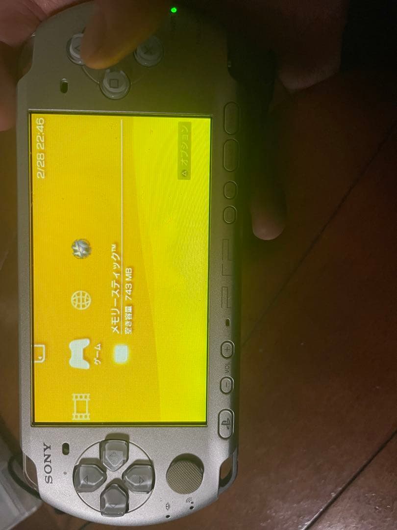 PSP ミスティックシルバー　※バッテリー、メモリーカード付