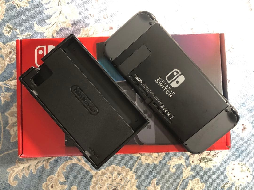 Nintendo Switch(新型)+SDカード　スイッチ　初代　本体　グレー