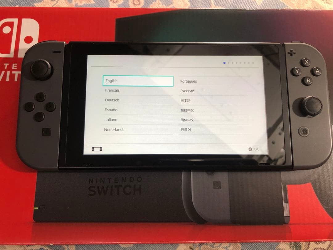 Nintendo Switch(新型)+SDカード　スイッチ　初代　本体　グレー