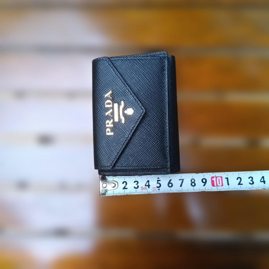 ユ*ー様 ⭕️PRADA 三つ折り財布 黒【極美品】