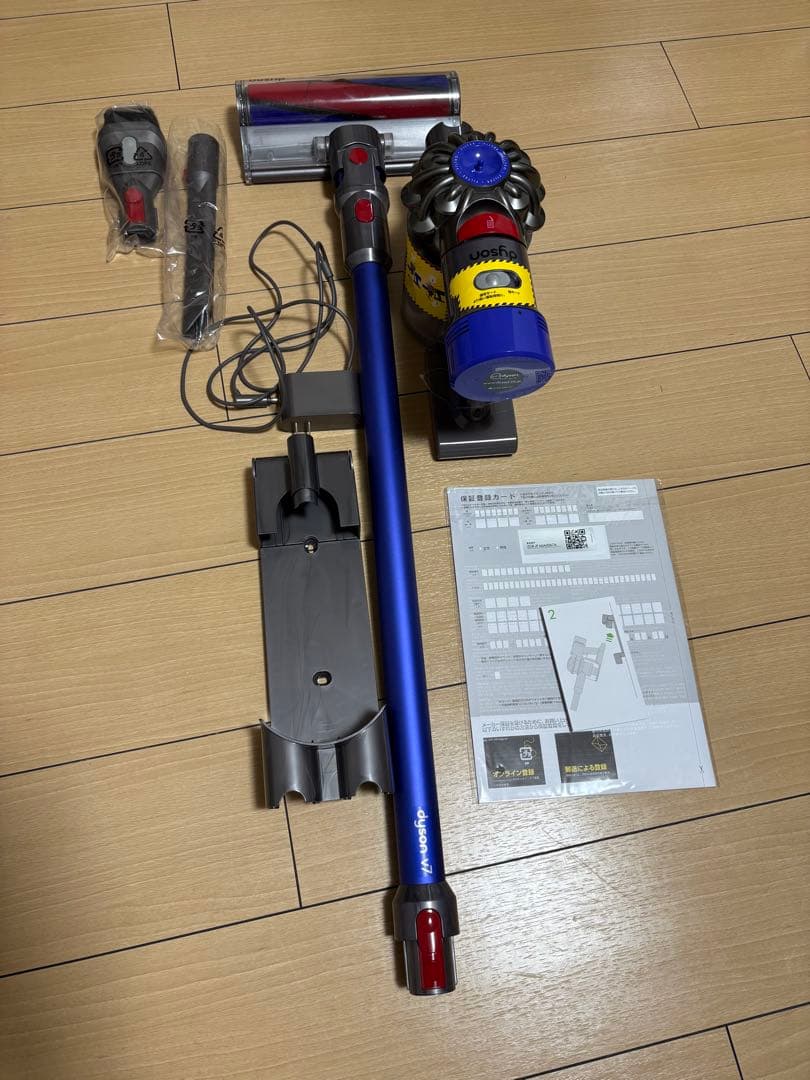 Dyson V7 スティッククリーナー 本体➕スティック
