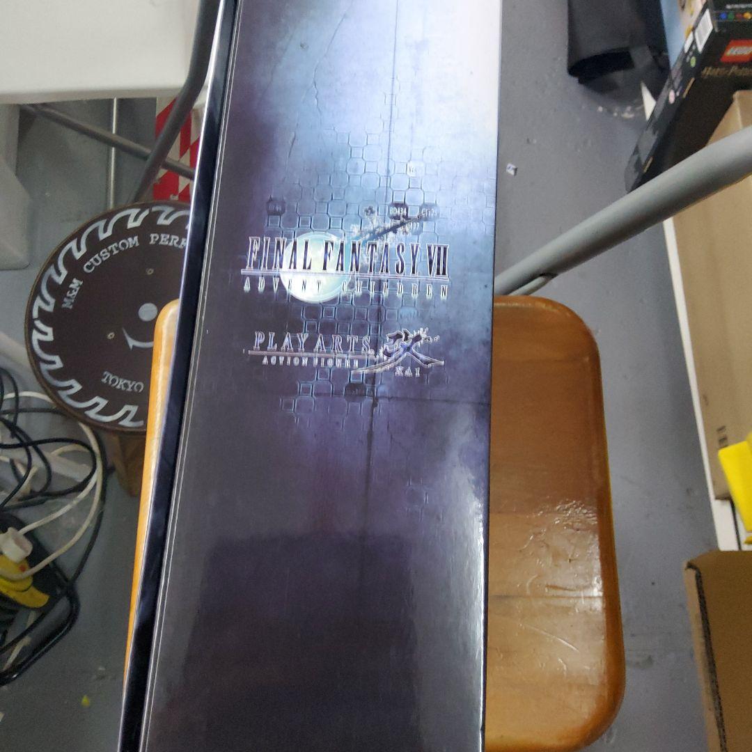 PLAY ARTS KAI クラウド・ストライフ フィギュア