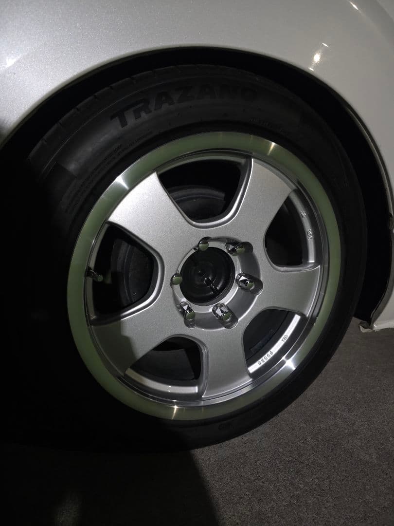 ハイエース200系17インチタイヤホイールセット