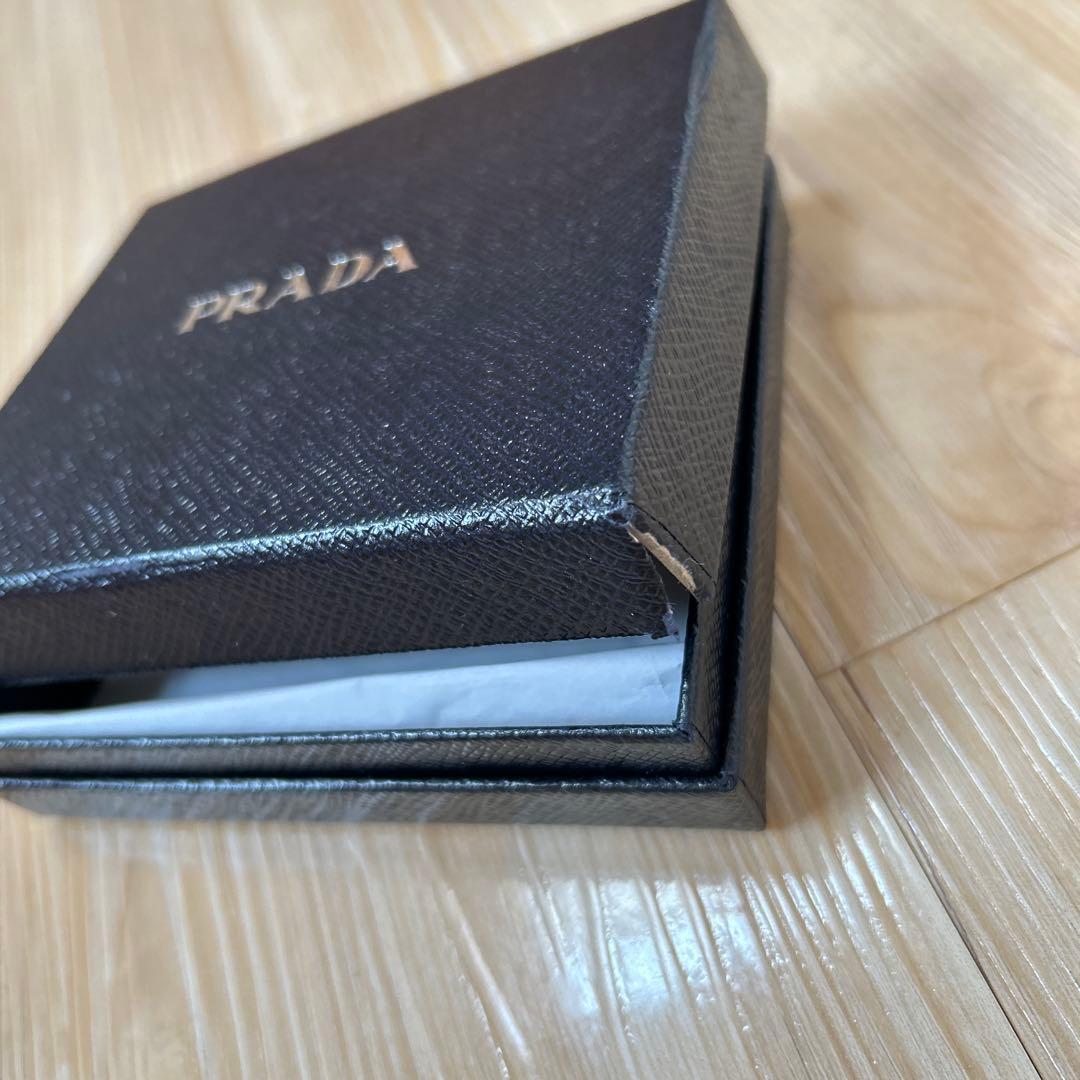 PRADA サフィアーノ　二つ折り財布　レザー　水色