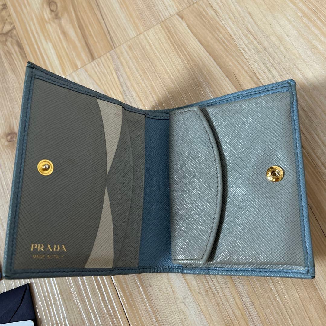 PRADA サフィアーノ　二つ折り財布　レザー　水色