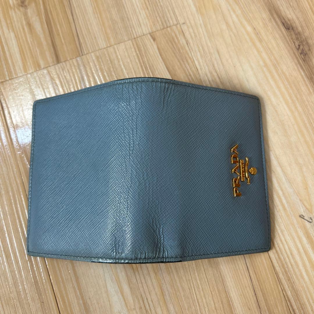 PRADA サフィアーノ　二つ折り財布　レザー　水色
